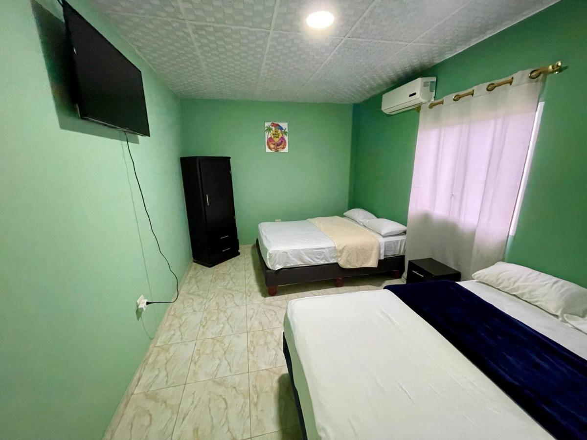 Hostal Tropicoco Hotel Playas Exterior photo